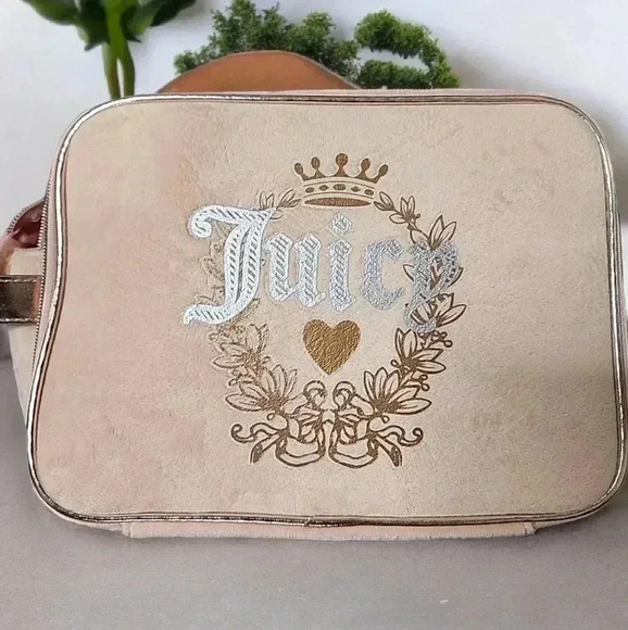 NWT Juicy Couture Large Velour Tan Cream Crown Travel Cosmetic Makeup Case Bag - Picture 2 of 12